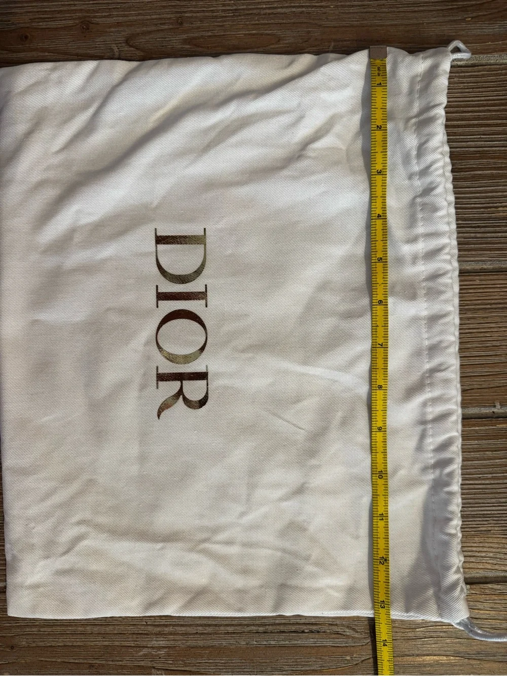 Dior official dust